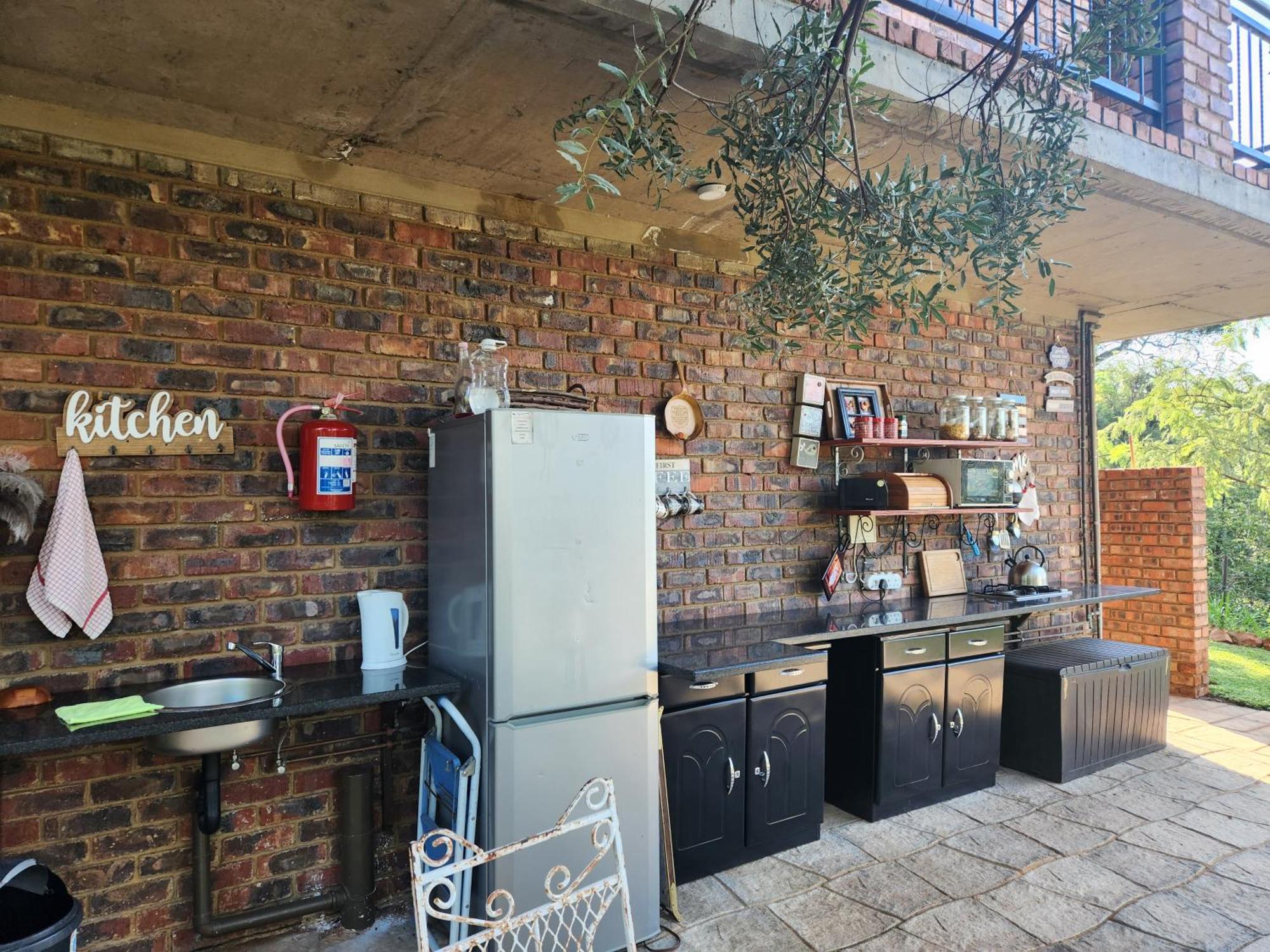 Suikerbosrant Sleep And Go Bed and Breakfast Pretoria-Noord Εξωτερικό φωτογραφία