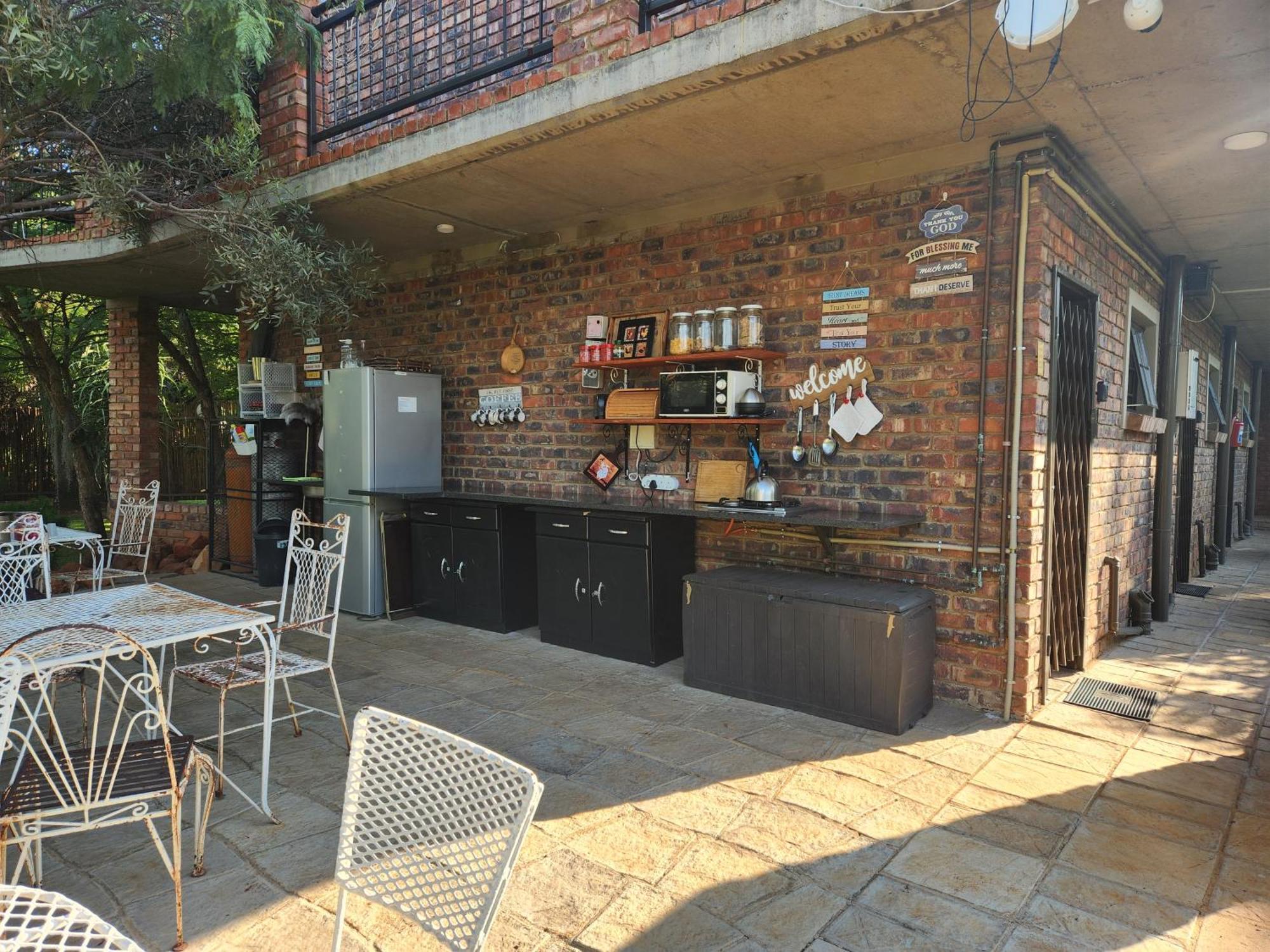 Suikerbosrant Sleep And Go Bed and Breakfast Pretoria-Noord Εξωτερικό φωτογραφία