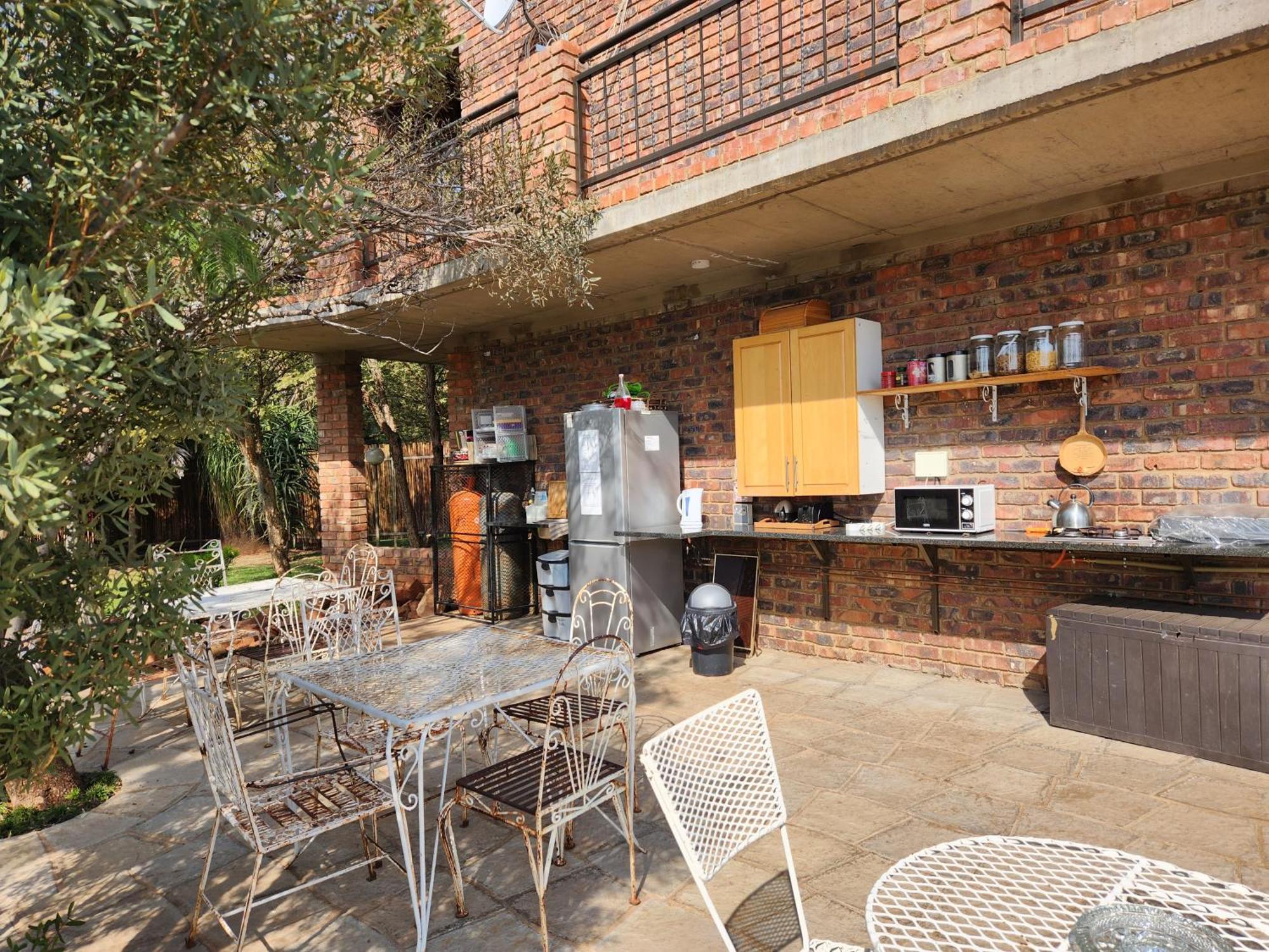 Suikerbosrant Sleep And Go Bed and Breakfast Pretoria-Noord Εξωτερικό φωτογραφία
